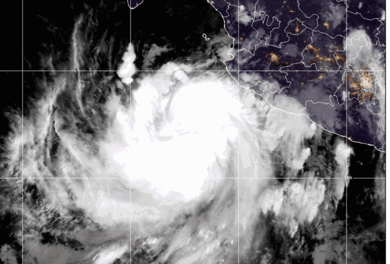 Huracán Rachel, de categoría 1, se fortalecería, pero permanecerá mar adentro en el Pacífico