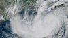 La tormenta tropical Edouard toca tierra en Louisiana; se mueve al sureste de Texas