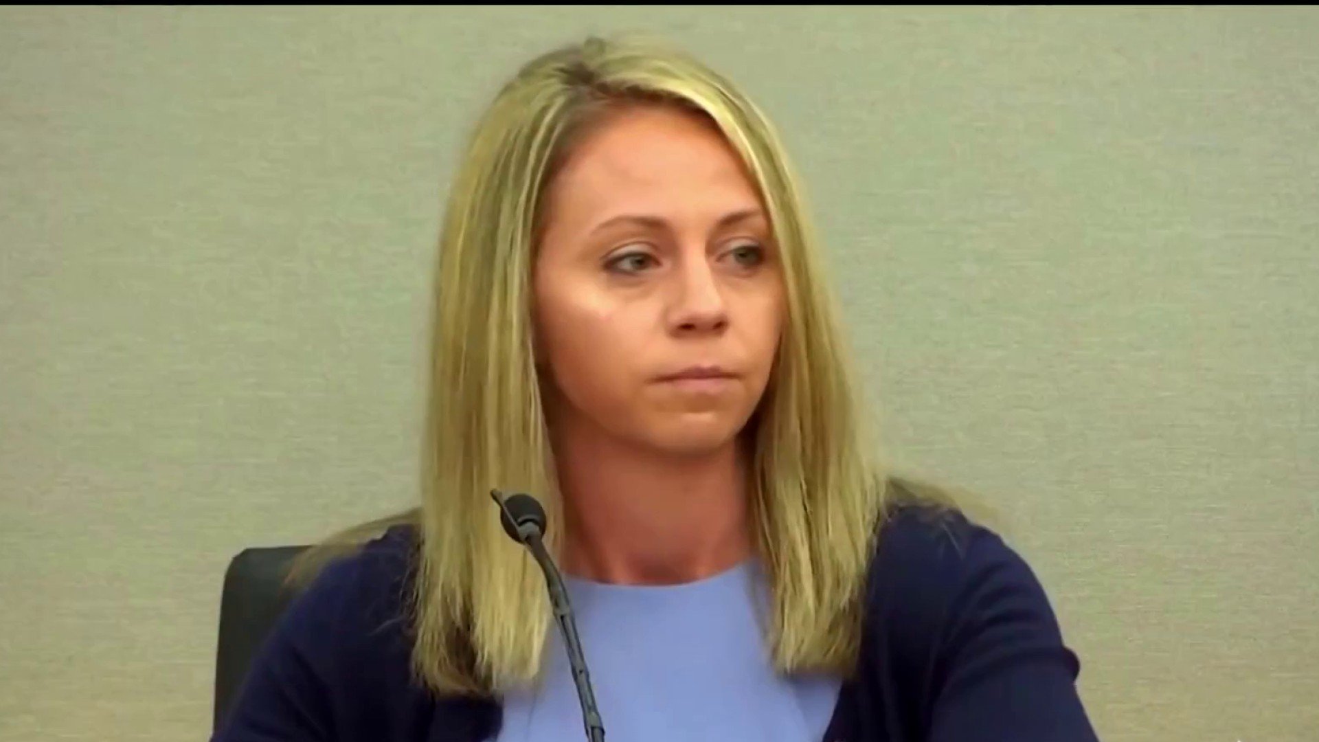Revelan fecha de libertad condicional para Amber Guyger, expolicía de Dallas