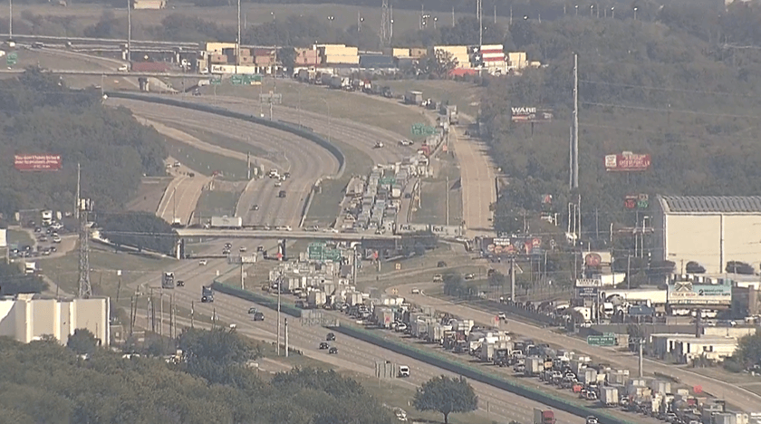 Operativo causa cierre de autopistas I-45, I-20 en Dallas
