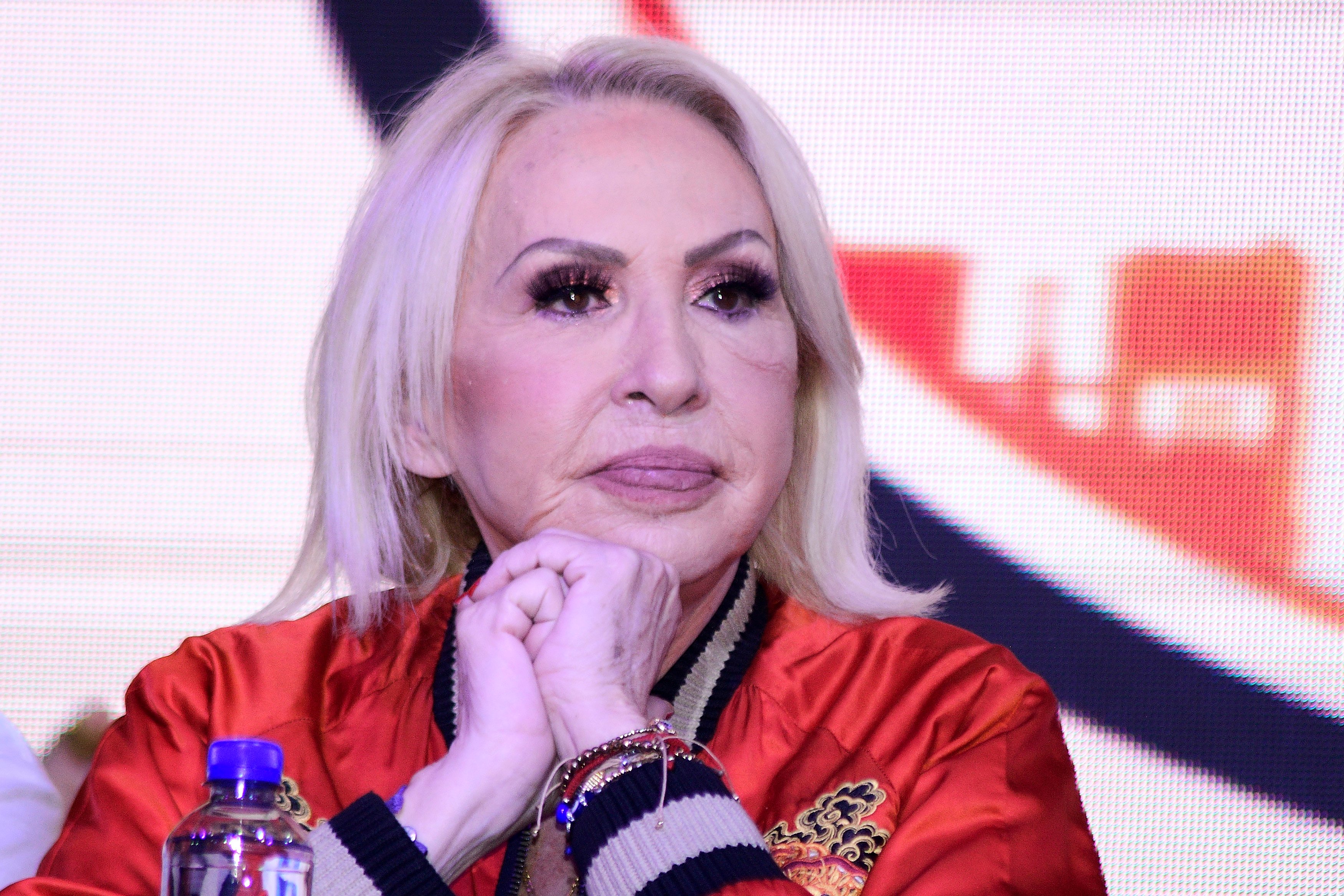 Operan de emergencia a Laura Bozzo por una úlcera duodenal en México