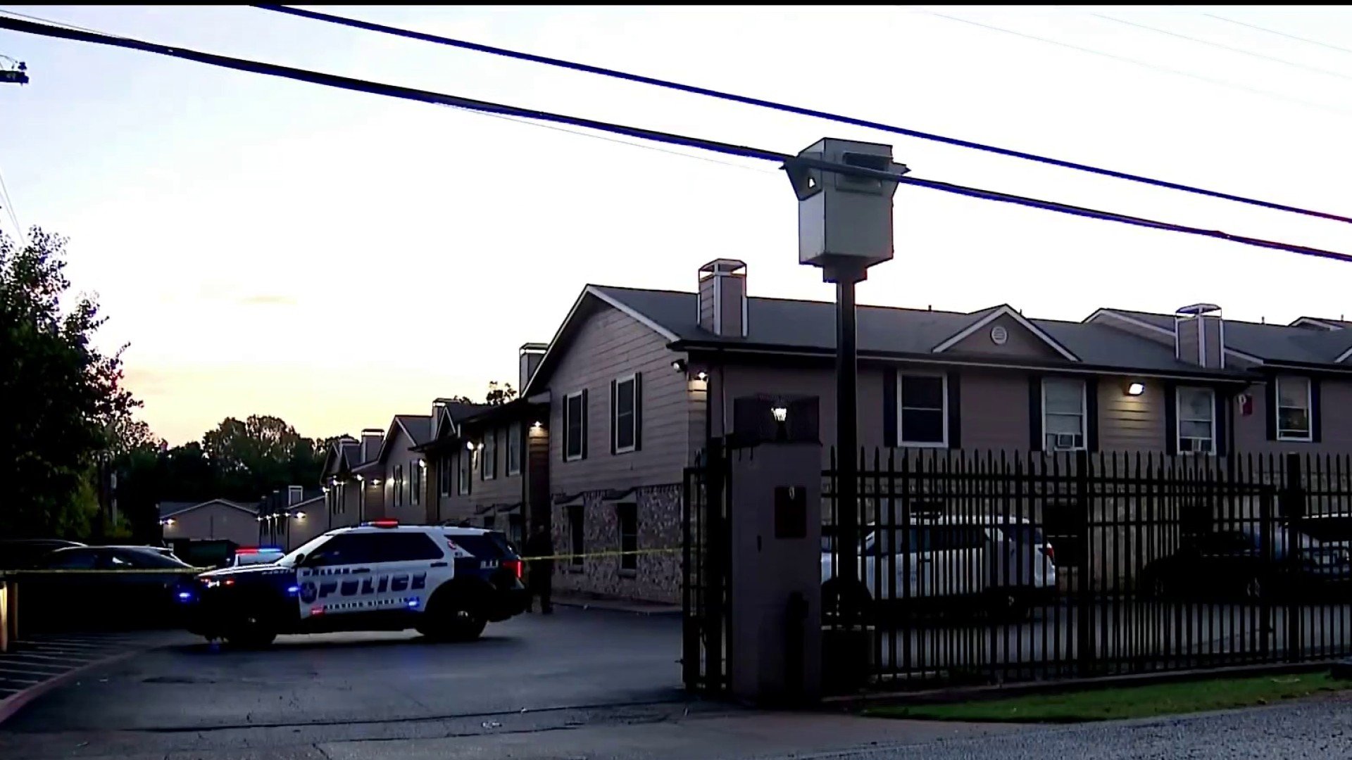 Balean mortalmente a niño en apartamentos de Dallas