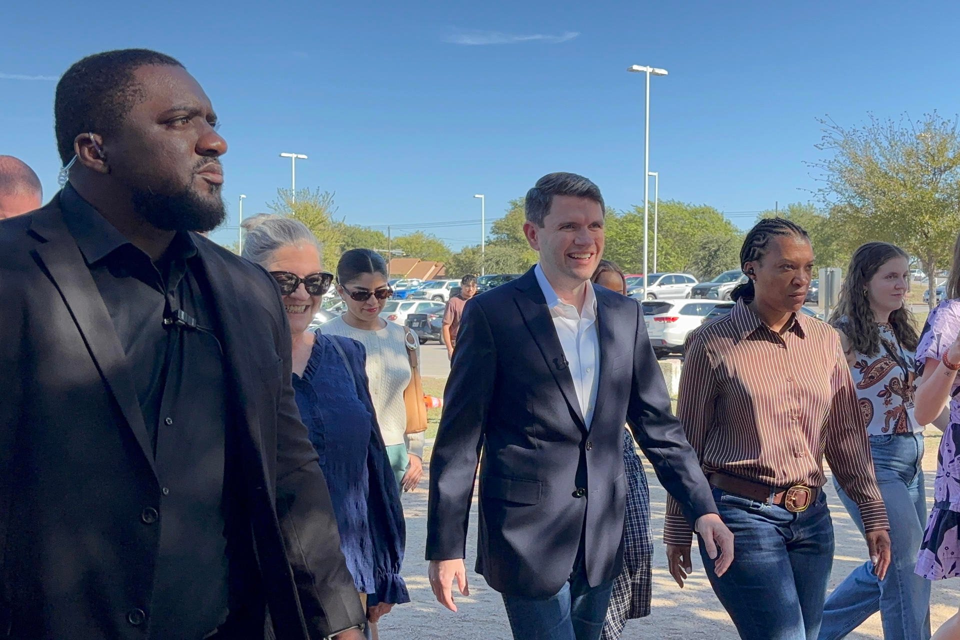 Talarico vota en Austin y asegura que “vamos a sacudir a la nación” si recuperan Texas