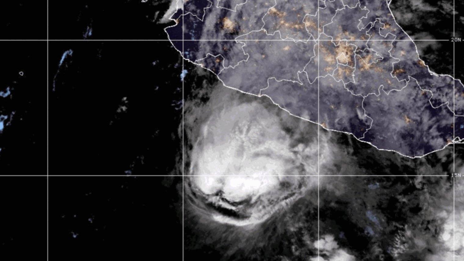 Vance se debilita a tormenta tropical en el Pacífico con vientos de 70 mph