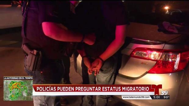 Policías aún pueden preguntar por estatus migratorio