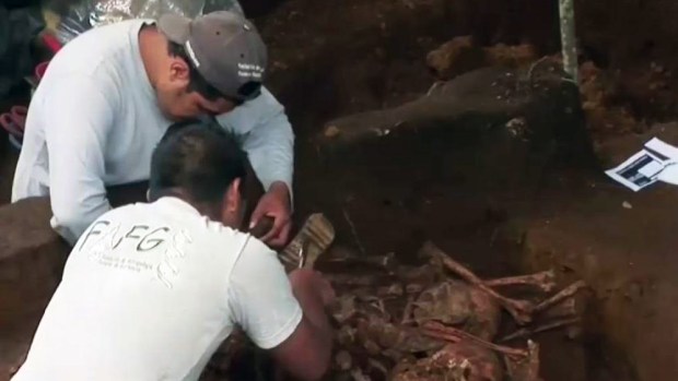 Hallan cómo devolver identidad a víctimas de la frontera con EEUU