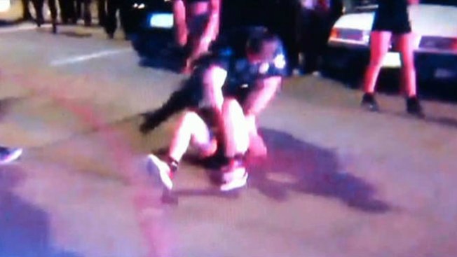 Investigan arresto de jovencita