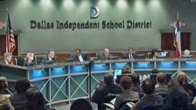 Recortan empleos escolares