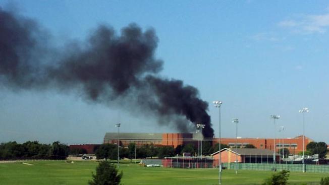 Incendio cerca de escuela